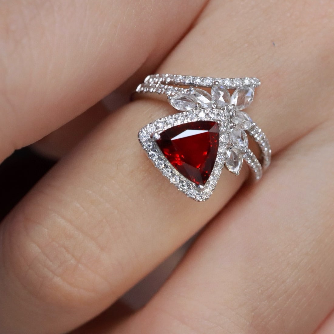 14k Gold 1.80 Ctw Natural Ruby & Diamond Ring - 5