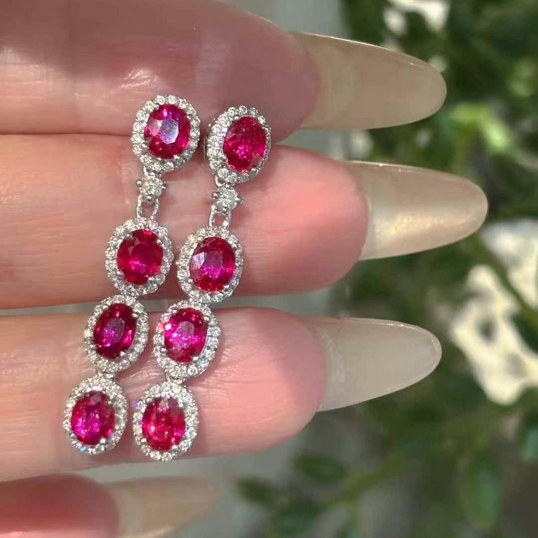 14k Gold 2.6 Ct Natural Ruby & Diamond Earrings: Ref:231000303 // gold content:14k gold // main gemstone:ruby // shape:oval // carat weight:2. 6ct // color:red // treatment:natural // // adjacent gemstone 2 : diamond // shape:round // clarity