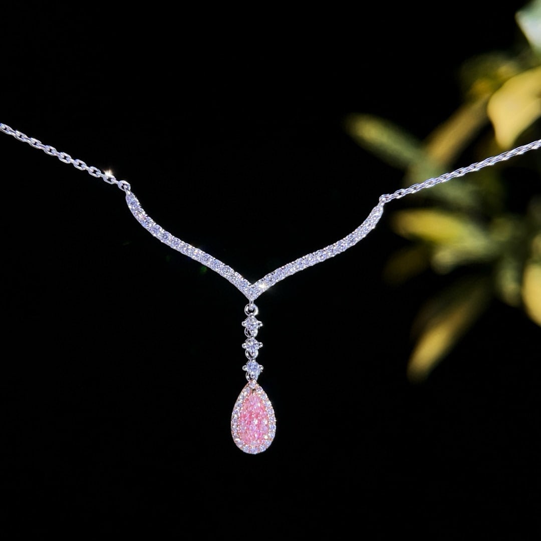 14k Gold 0.8 Ctw Natural Pink Diamond & Diamond Necklace: Ref:231000320 // gold content:14k gold // main gemstone:pink diamond // shape:pear // carat weight:0. 4ct // color:pink // treatment:natural // // adjacent gemstone 2 : diamond // shape:round //