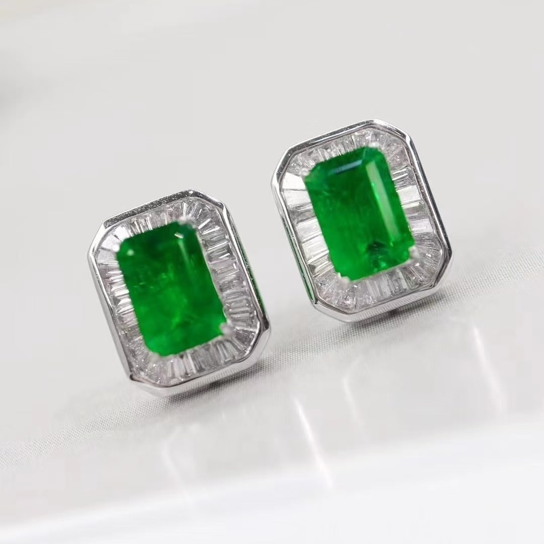 14k Gold 1.80 Ctw Vivid Green Natural Emerald & Diamond Earrings - 2