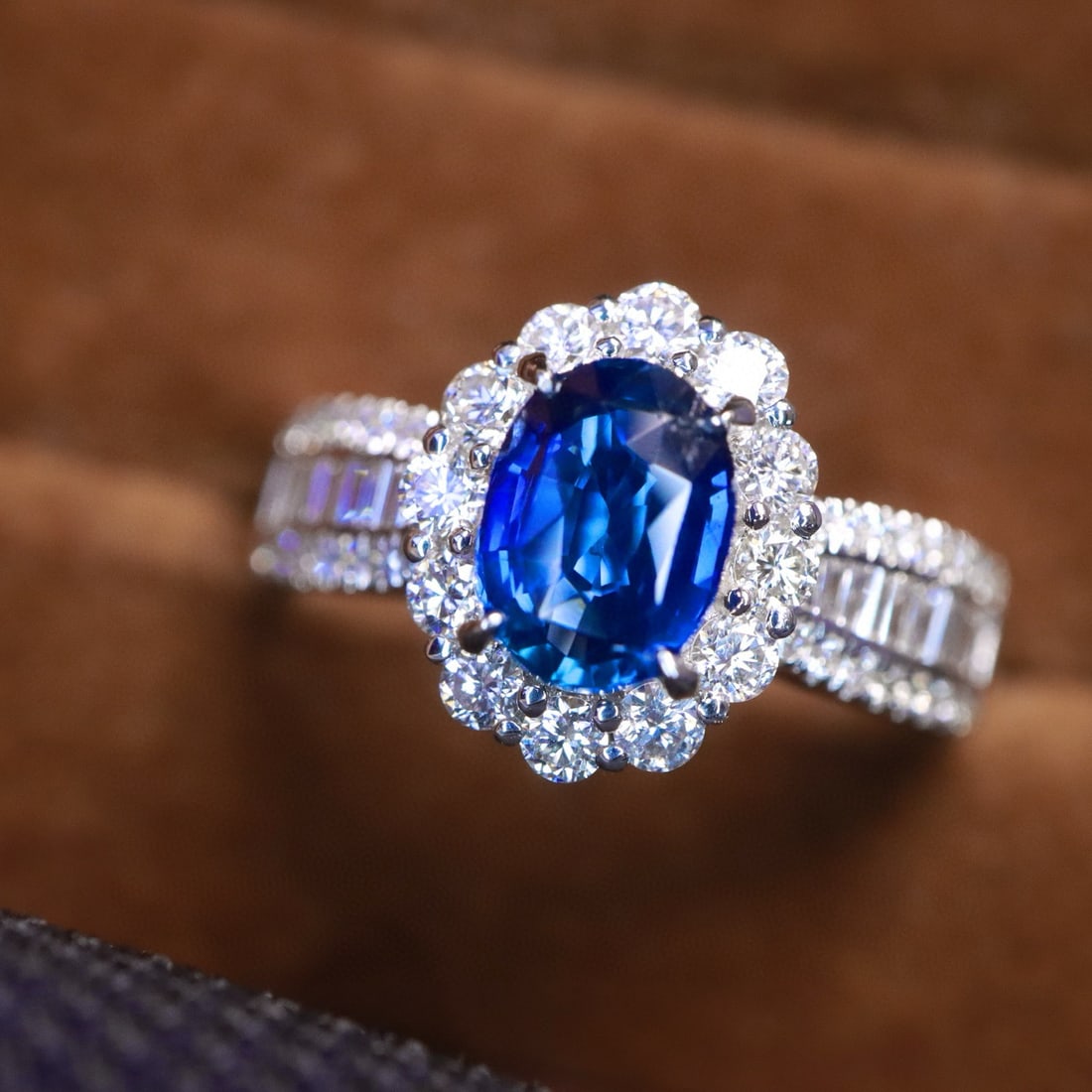 14k Gold 1.73 Ctw Natural Sapphire & Diamond Ring: Ref:231000337 // gold content:14k gold // ring size:7. 25us // // main gemstone:sapphire // shape:oval // carat weight:1. 07ct // color:royal blue // treatment:natural // // adjacent gemstone 2 :