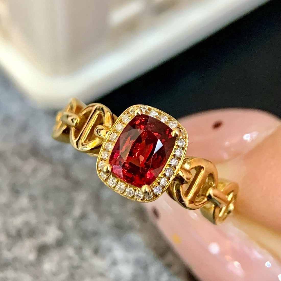 14k Gold 1.02 Ctw Natural Spinel & Diamond Ring: Ref:231000356 // gold content:14k gold // ring size:7. 25us // // main gemstone:spinel // shape:cushion // carat weight:0. 95ct // color:red // treatment:natural // // adjacent gemstone 2 :
