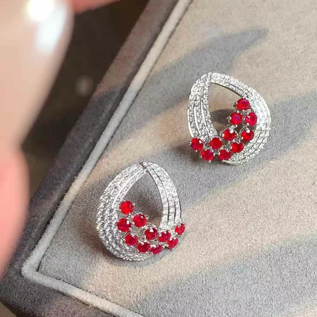 14k Gold 2.17 Ctw Natural Ruby & Diamond Earrings: Ref:231000358 // gold content:14k gold // main gemstone:ruby // shape:round // carat weight:1. 47ct // color:pigeonblood red // treatment:natural // cut grade:g // // adjacent gemstone 2 : diamond