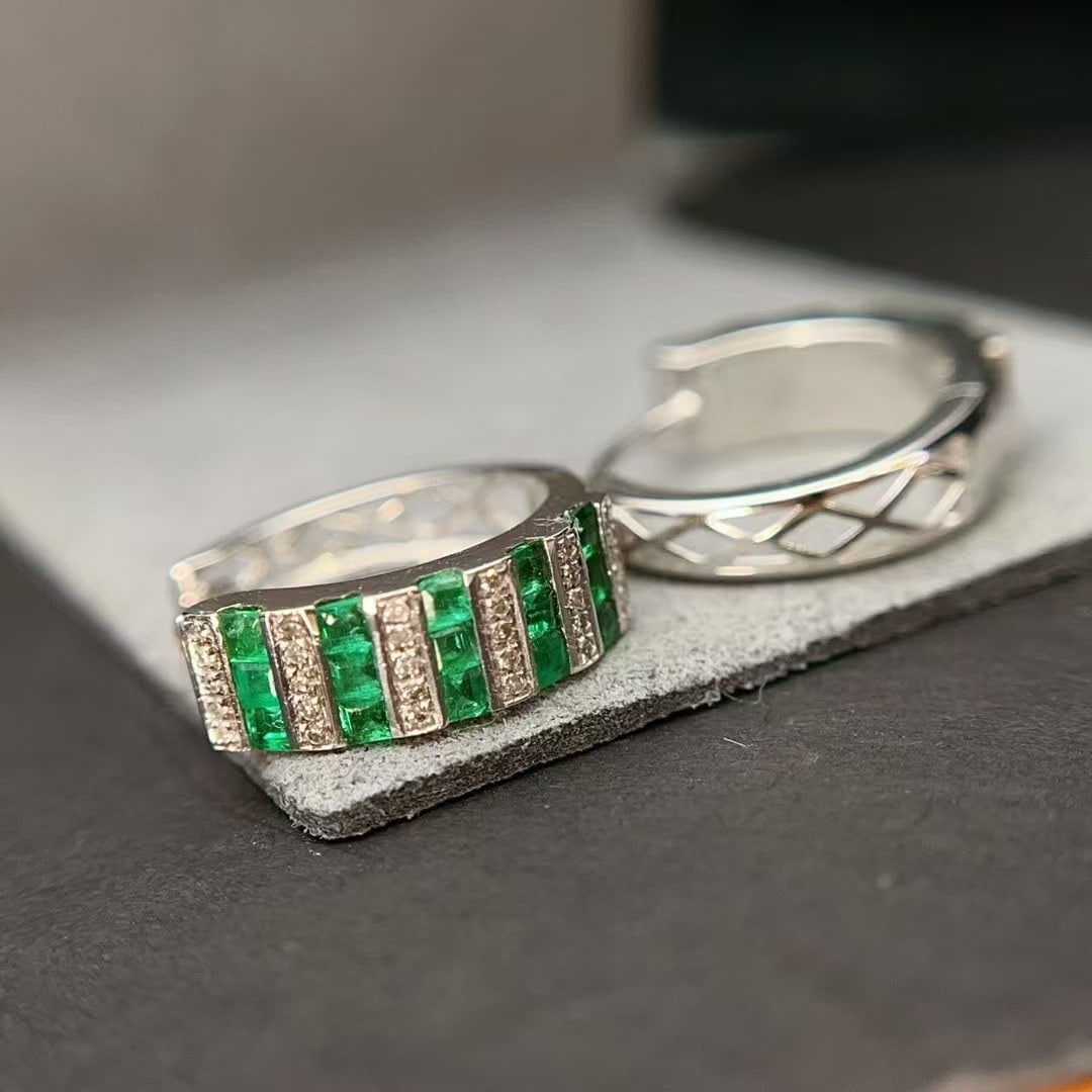 14k Gold 1.30 Ct Natural Emerald & Diamond Earrings - 3