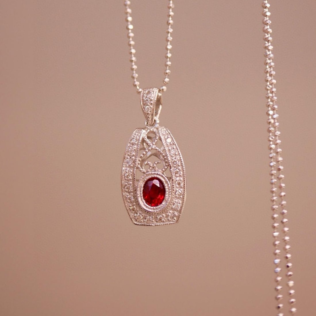 14k Gold 0.43 Ctw Natural Ruby & Diamond Necklace: Ref:231000395 // gold content:14k gold // main gemstone:ruby // shape:oval // carat weight:0. 33ct // color:pigeonblood red // treatment:natural // // adjacent gemstone 2 : diamond // shape:round