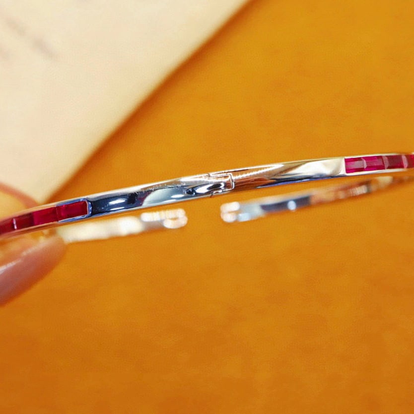 14k Gold 4.20 Ctw Natural Ruby & Sapphire Bangle - 4