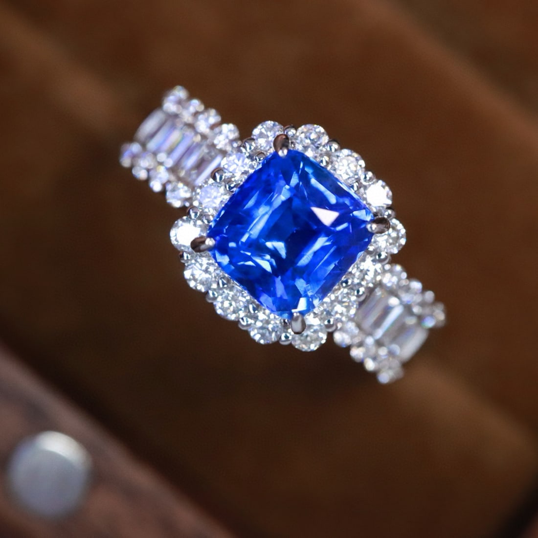 14k Gold 1.72 Ctw Natural Sapphire & Diamond Ring: Ref:231000427 // gold content:14k gold // ring size:7. 25us // // main gemstone:sapphire // shape:cushion // carat weight:1. 29ct // color:cornflower blue // treatment:natural // // adjacent