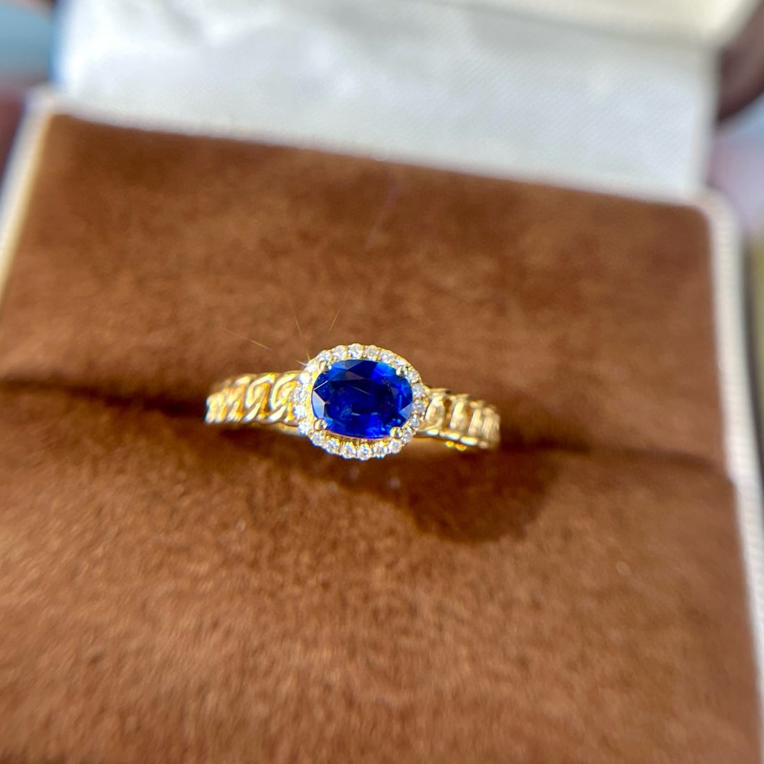 14k Gold 0.59 Ctw Natural Sapphire & Diamond Ring: Ref:231000434 // gold content:14k gold // ring size:7. 25us // // main gemstone:sapphire // shape:oval // carat weight:0. 53ct // color:blue // treatment:natural // // adjacent gemstone 2 :