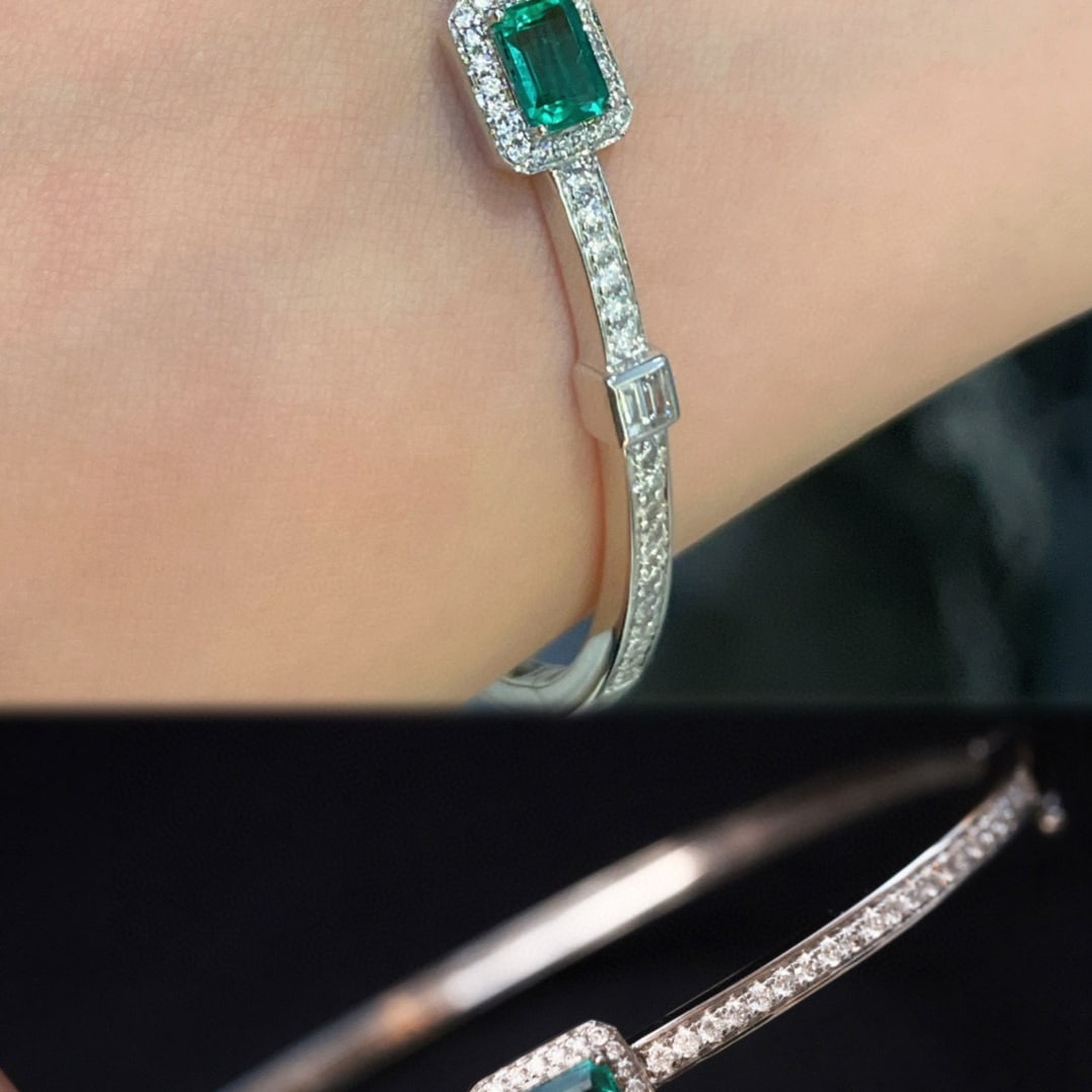 14k Gold 1.03 Ctw Natural Emerald & Diamond Bangle - 2