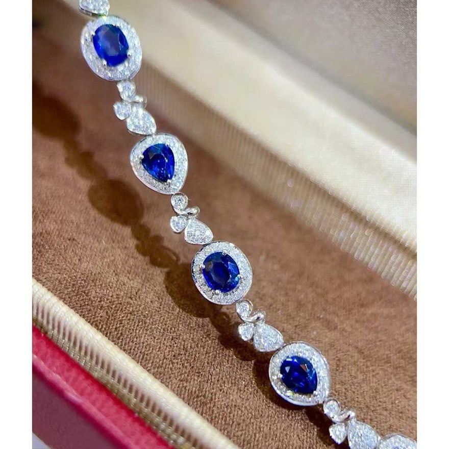 14k Gold 4.18 Ctw Natural Sapphire & Diamond Bracelet: Ref:231101143 // gold content:14k gold // main gemstone:sapphire // shape:multiple // carat weight:3. 45ct // color:blue // treatment:natural // // adjacent gemstone 2 : diamond // shape:round // cara