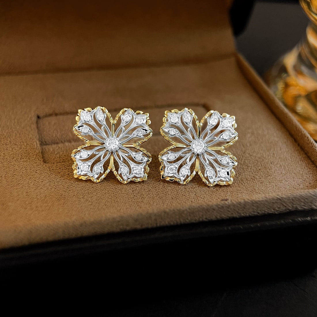 14k Gold 0.54 Ct Natural H Diamond Earrings: Ref:231102053 // gold content:14k gold // main gemstone:diamond // shape:round // carat weight:0. 54ct // clarity grade:vs-si // color:h // treatment:natural // cut grade:g // Condition: NewLow