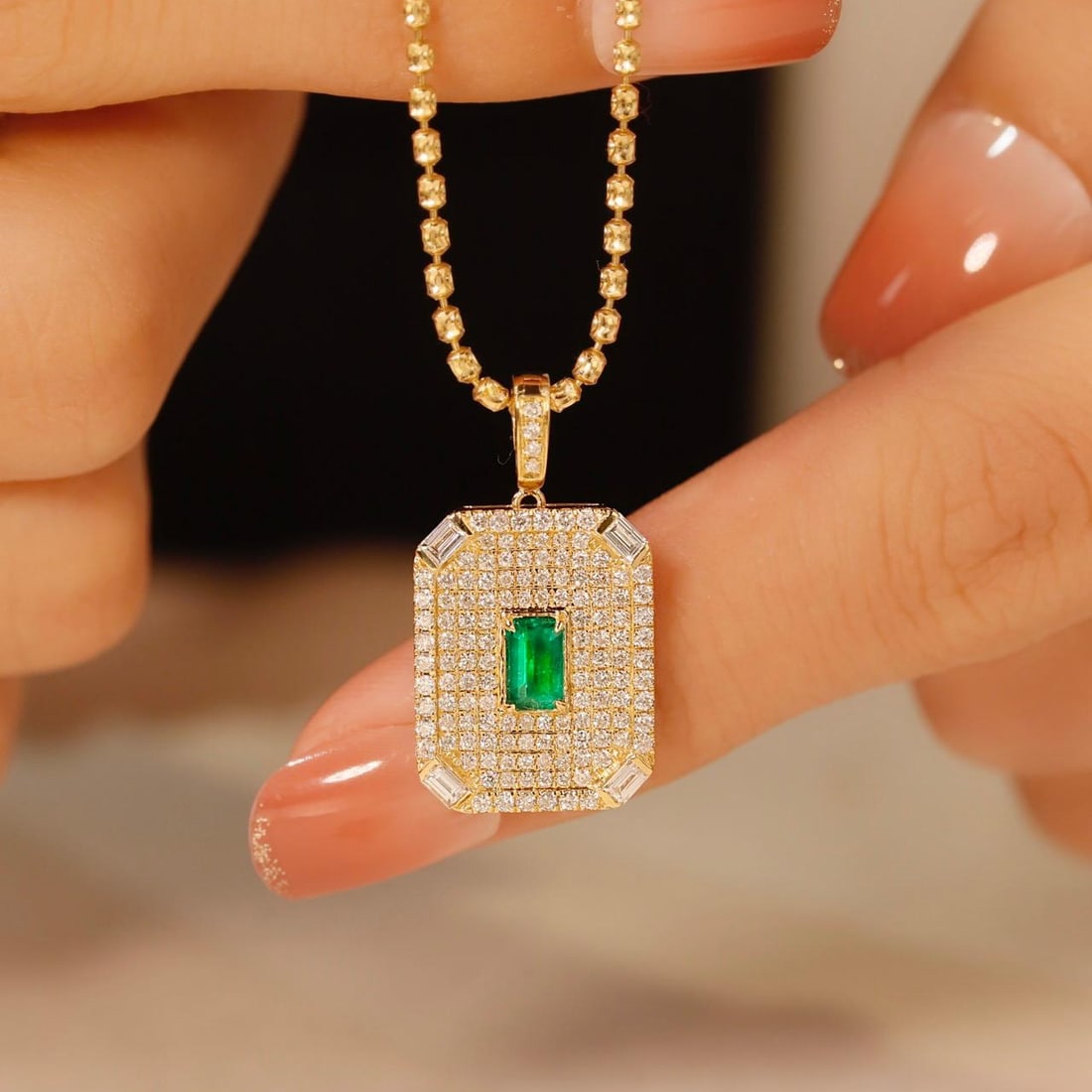 14k Gold 0.93 Ctw Vivid Green Natural Emerald & Diamond Pendant( Without Chain ): Ref:231102067 // gold content:14k gold // main gemstone:emerald // shape:octagonal // carat weight:0. 28ct // color:vivid green // treatment:natural // // adjacent gemstone 2 : diamond // shape:round