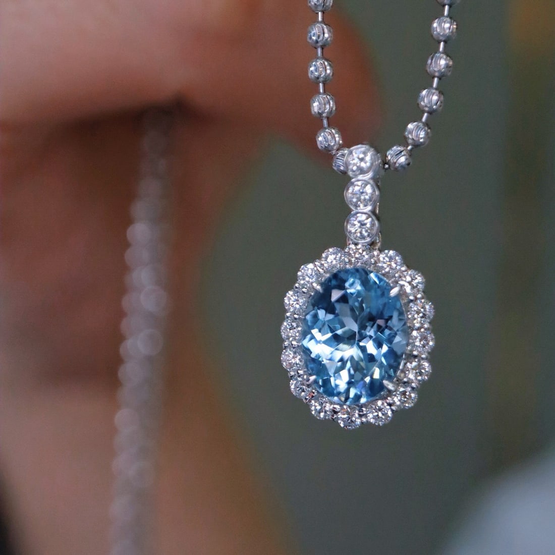 14k Gold 1.85 Ctw Natural Aquamarine & Diamond Pendant( Without Chain ): Ref:231102138 // gold content:14k gold // main gemstone:aquamarine // shape:oval // carat weight:1. 45ct // color:santa maria color // treatment:natural // // adjacent gemstone 2 : diamond // shape:ro