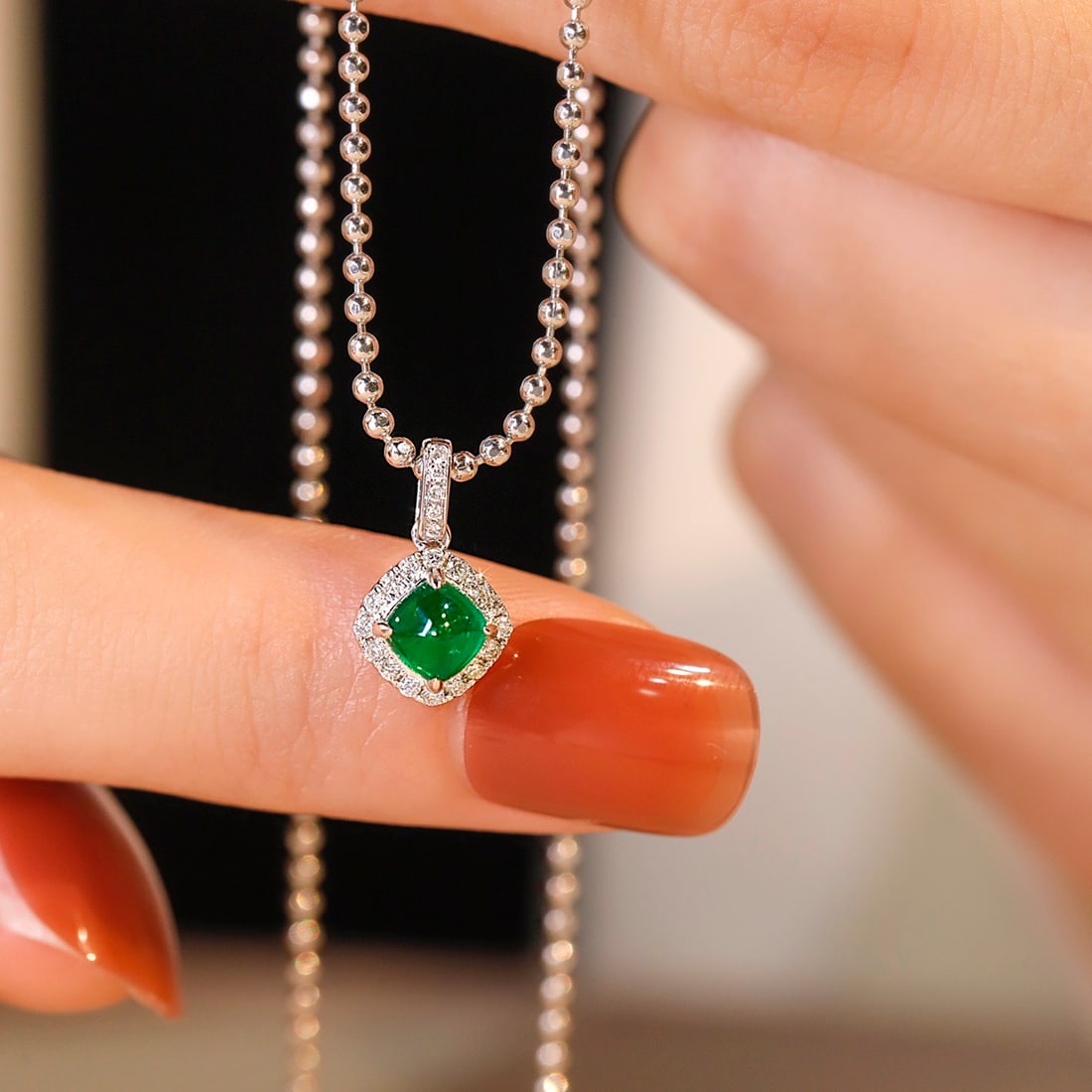 14k Gold 0.66 Ctw Vivid Green Natural Emerald & Diamond Pendant( Without Chain ): Ref:231102189 // gold content:14k gold // main gemstone:emerald // shape:sugar-loaf // carat weight:0. 55ct // color:vivid green // treatment:natural // // adjacent gemstone 2 : diamond //