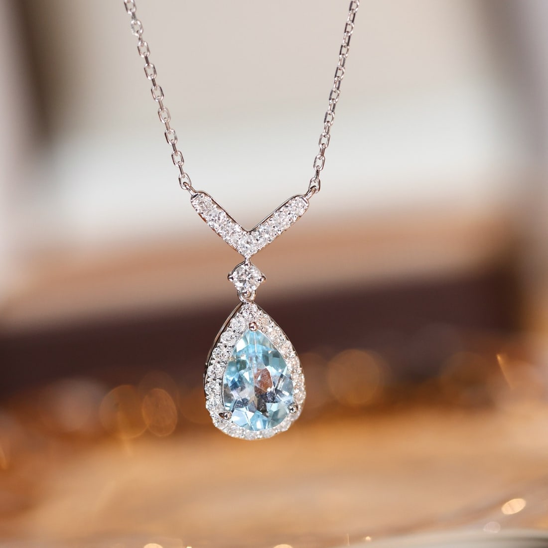 14k Gold 1.48 Ctw Natural Aquamarine & Diamond Necklace: Ref:231102210 // gold content:14k gold // main gemstone:aquamarine // shape:pear // carat weight:1. 09ct // color:santa maria color // treatment:natural // // adjacent gemstone 2 : diamond //