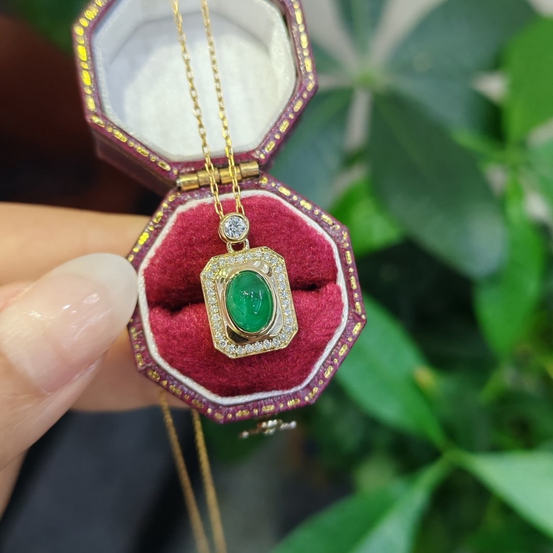14k Gold 0.7 Ct Natural Emerald & Diamond Pendant( Without Chain ): Ref:231102229 // gold content:14k gold // main gemstone:emerald // shape:oval // carat weight:0. 7ct // color:green // treatment:natural // // adjacent gemstone 2 : diamond // shape:round //