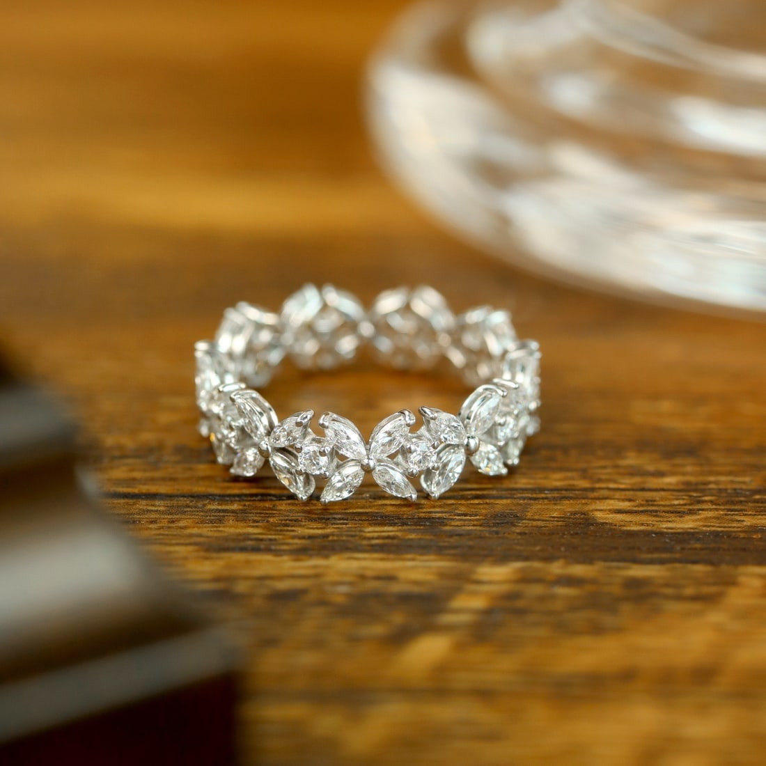 14k Gold 2.1 Ct Natural H Diamond Ring: Ref:231102276 // gold content:14k gold // ring size:7. 25us // // main gemstone:diamond // shape:multiple // carat weight:2. 1ct // clarity grade:vs-si // color:h // treatment:natural // Condition: