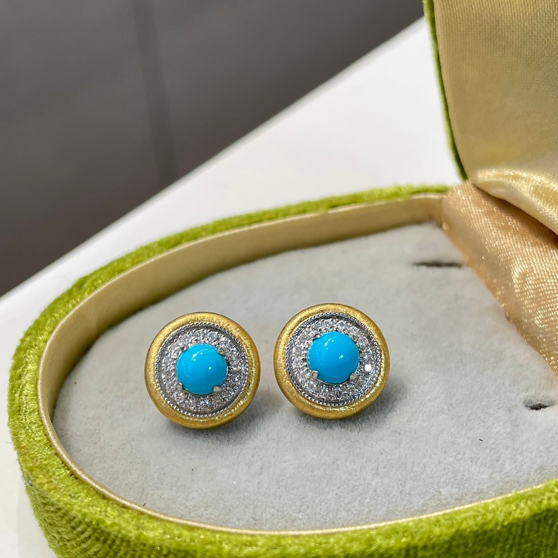14k Gold 1.18 Ct Natural Blue Turquoise & Diamond Earrings: Ref:231102302 // gold content:14k gold // main gemstone:blue turquoise // shape:round // carat weight:1. 18ct // color:blue // treatment:natural // cut grade:g // // adjacent gemstone 2 : diamond // s