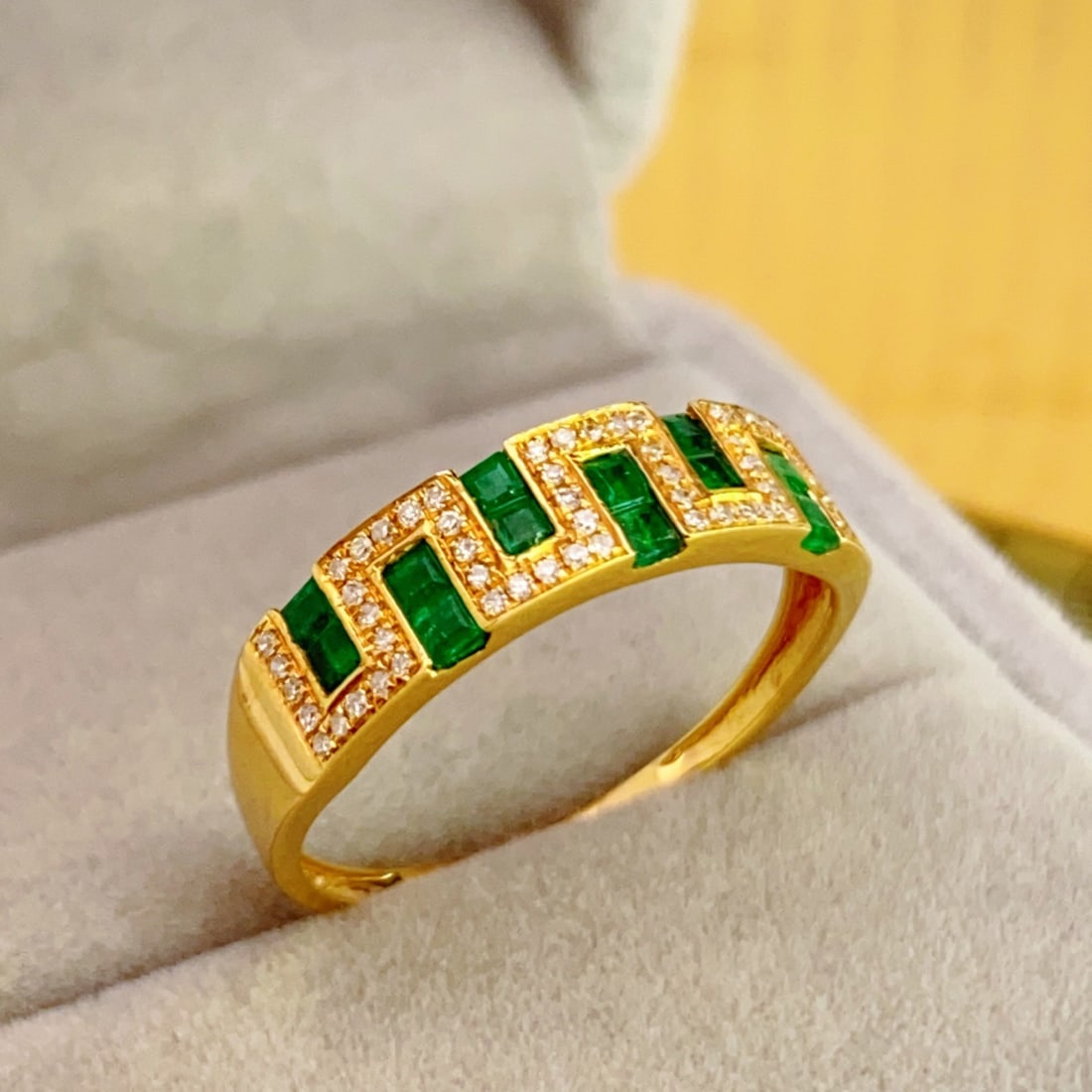 14k Gold 0.80 Ct Natural Emerald & Diamond Ring (1 of 2)