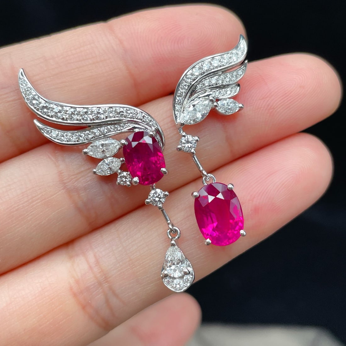 14k Gold 5.42 Ctw Natural Ruby & Diamond Earrings: Ref:231102393 // gold content:14k gold // main gemstone:ruby // shape:oval // carat weight:4. 11ct // color:red // treatment:natural // // adjacent gemstone 2 : diamond // shape:multiple // carat