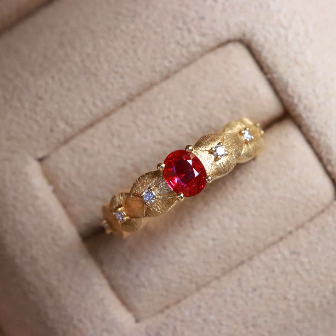 14k Gold 0.46 Ctw Natural Ruby & Diamond Ring: Ref:231102411 // gold content:14k gold // ring size:7. 25us // // main gemstone:ruby // shape:oval // carat weight:0. 40ct // color:pigeonblood red // treatment:natural // // adjacent gemstone 2 : dia