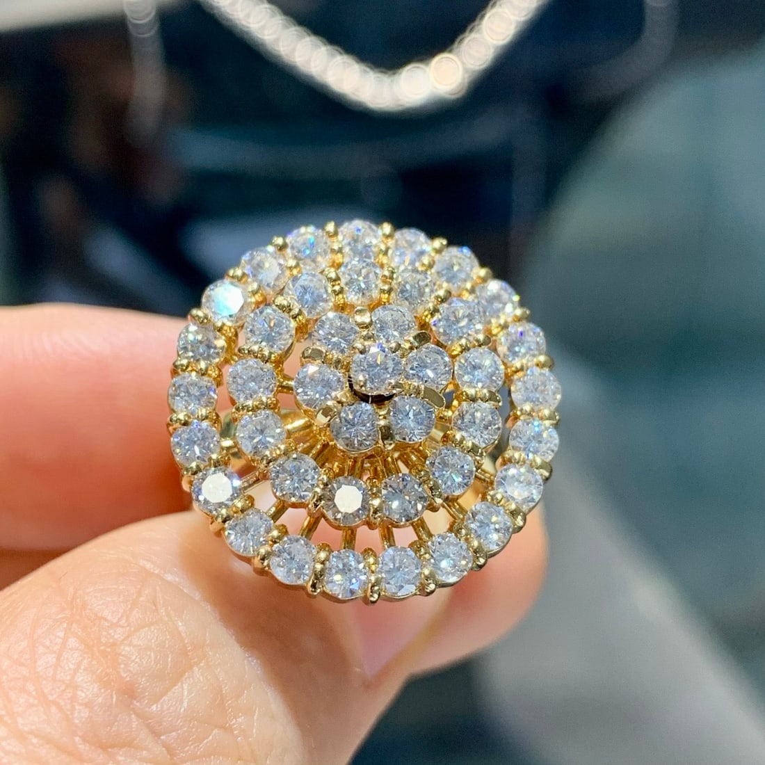 14k Gold 2.5 Ct Natural H Diamond Ring: Ref:231102424 // gold content:14k gold // ring size:7. 25us // // main gemstone:diamond // shape:round // carat weight:2. 5ct // clarity grade:vs-si // color:h // treatment:natural // cut grade:g