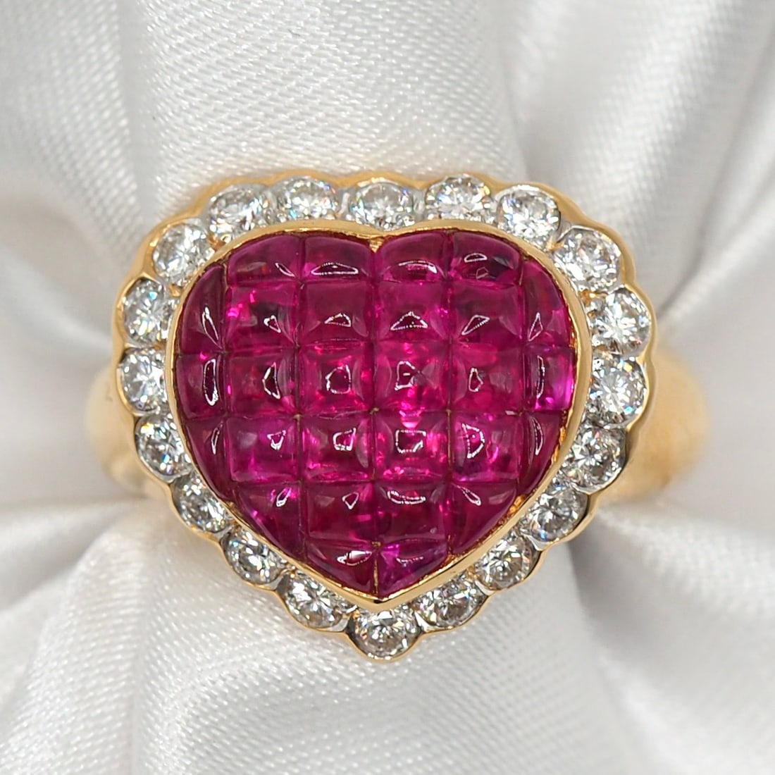 14k Gold 3.32 Ctw Natural Ruby & Diamond Ring: Ref:231102435 // gold content:14k gold // ring size:7. 25us // // main gemstone:ruby // shape:other // carat weight:2. 62ct // color:red // treatment:natural // // adjacent gemstone 2 : diamond //