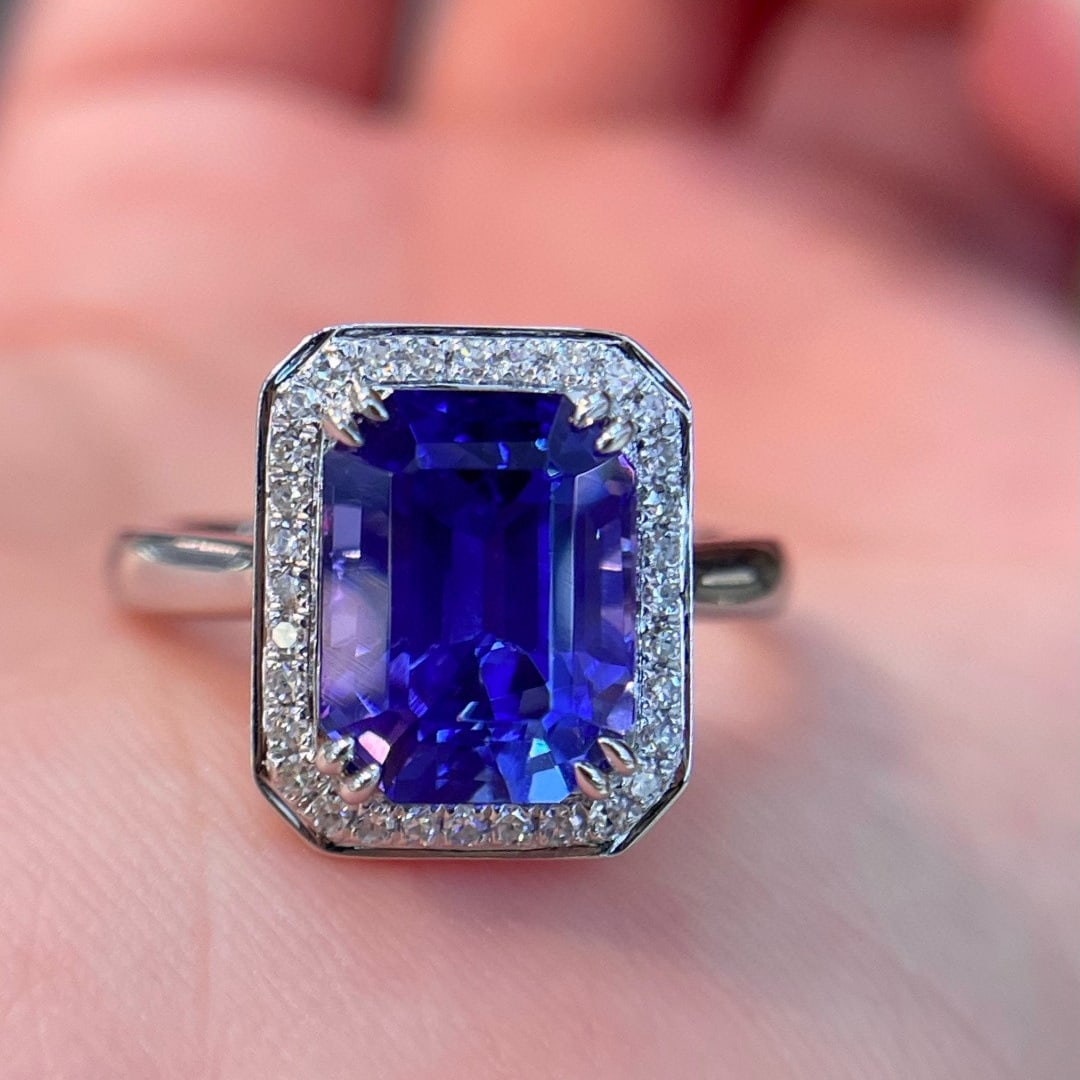 14k Gold 4.56 Ctw Natural Tanzanite & Diamond Ring - 3