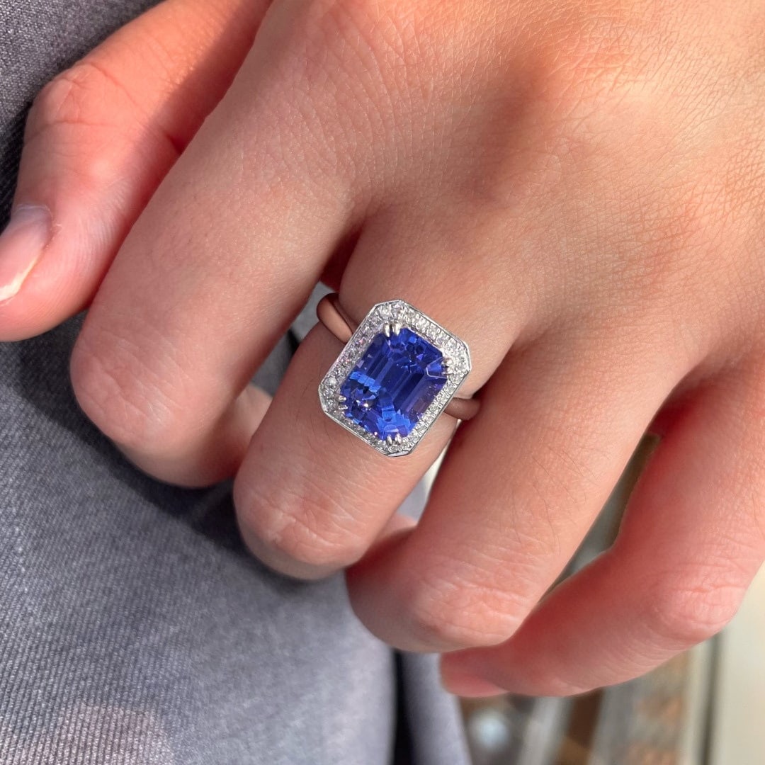 14k Gold 4.56 Ctw Natural Tanzanite & Diamond Ring - 5