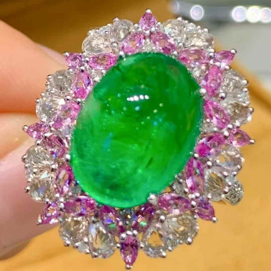 14k Gold 5.8 Ct Vivid Green Natural Emerald & Diamond Ring - 3