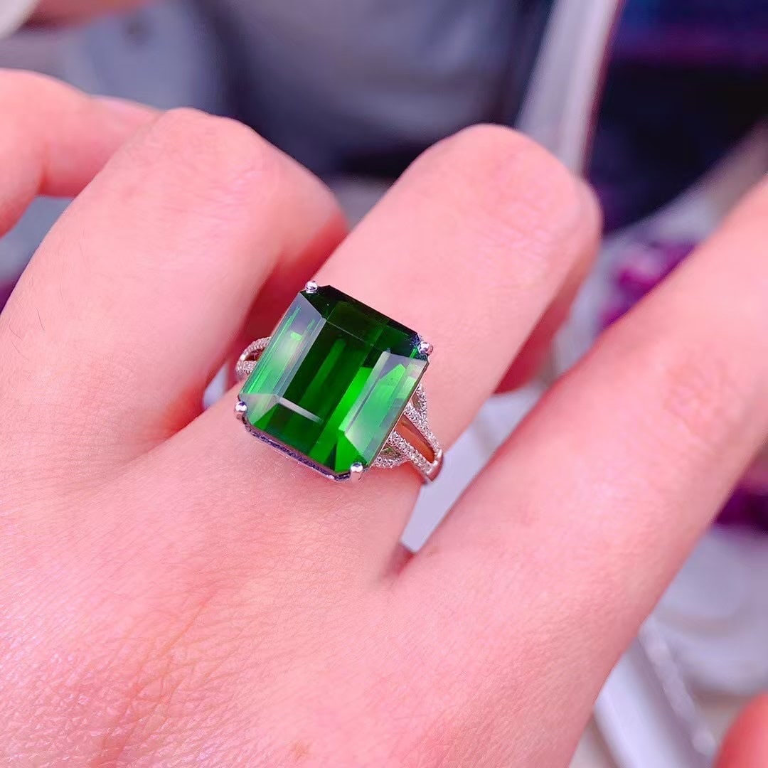 14k Gold 11 Ct Natural Tourmaline & Diamond Ring - 4