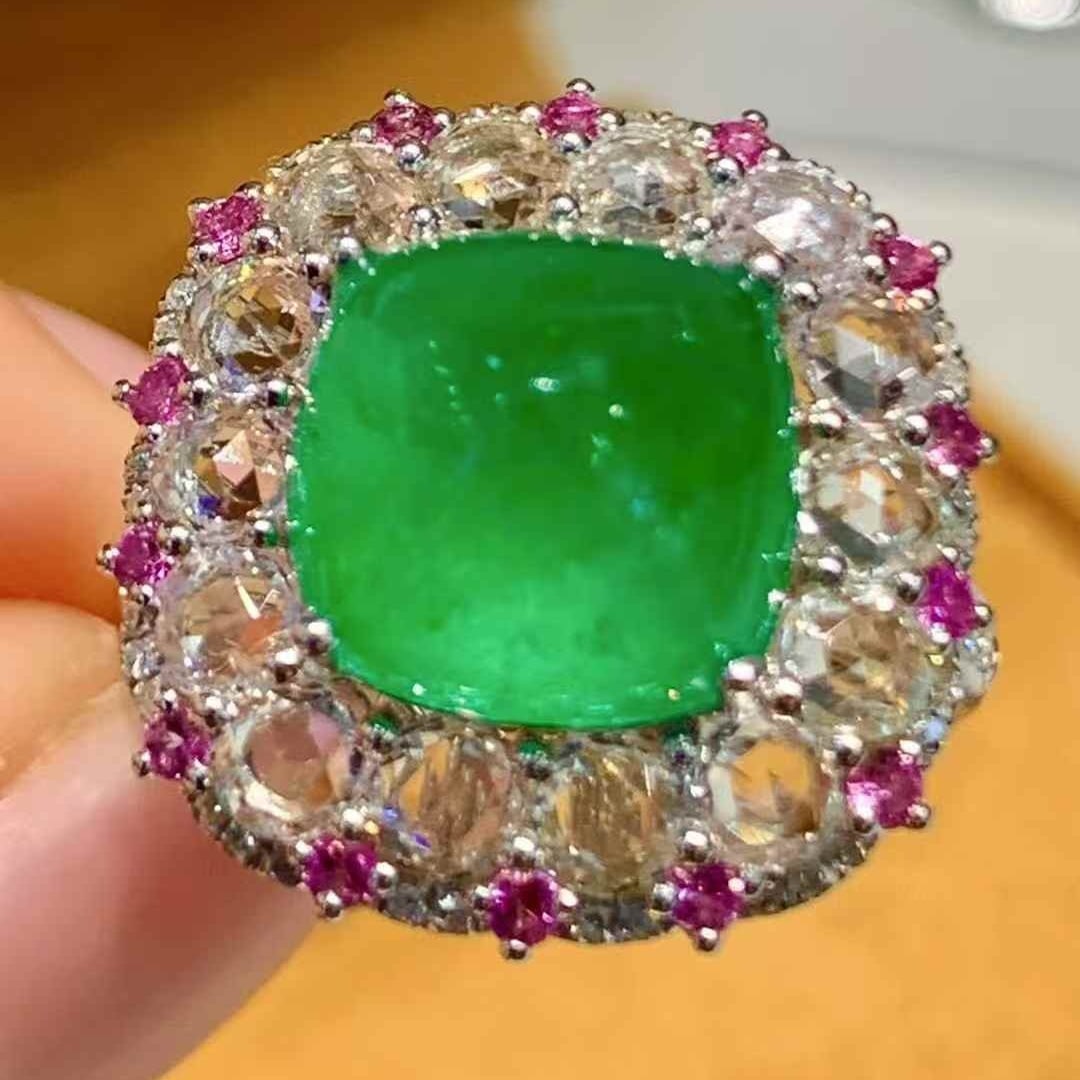 14k Gold 4.3 Ct Natural Emerald & Diamond Ring - 3