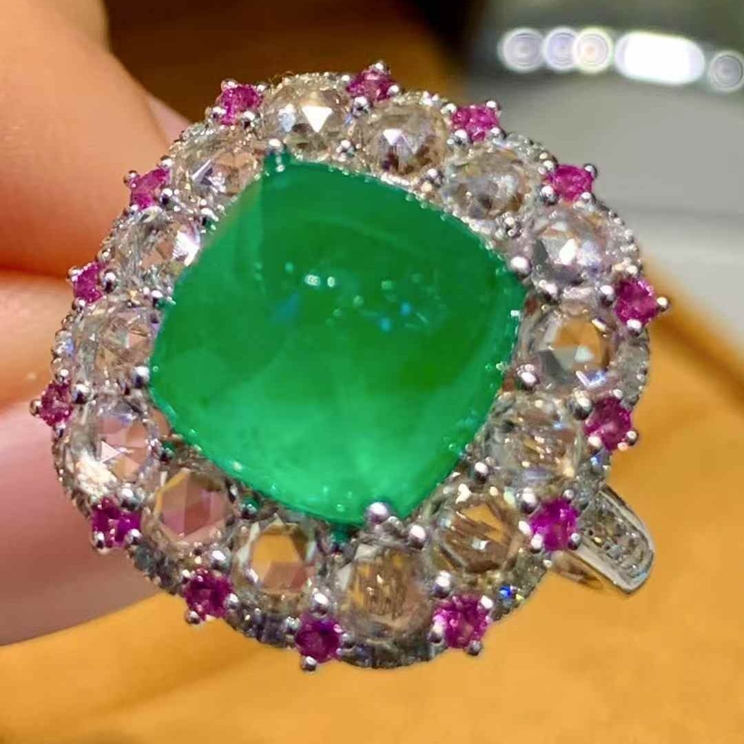 14k Gold 4.3 Ct Natural Emerald & Diamond Ring - 4