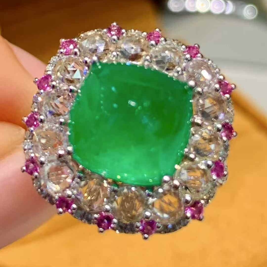 14k Gold 4.3 Ct Natural Emerald & Diamond Ring - 5