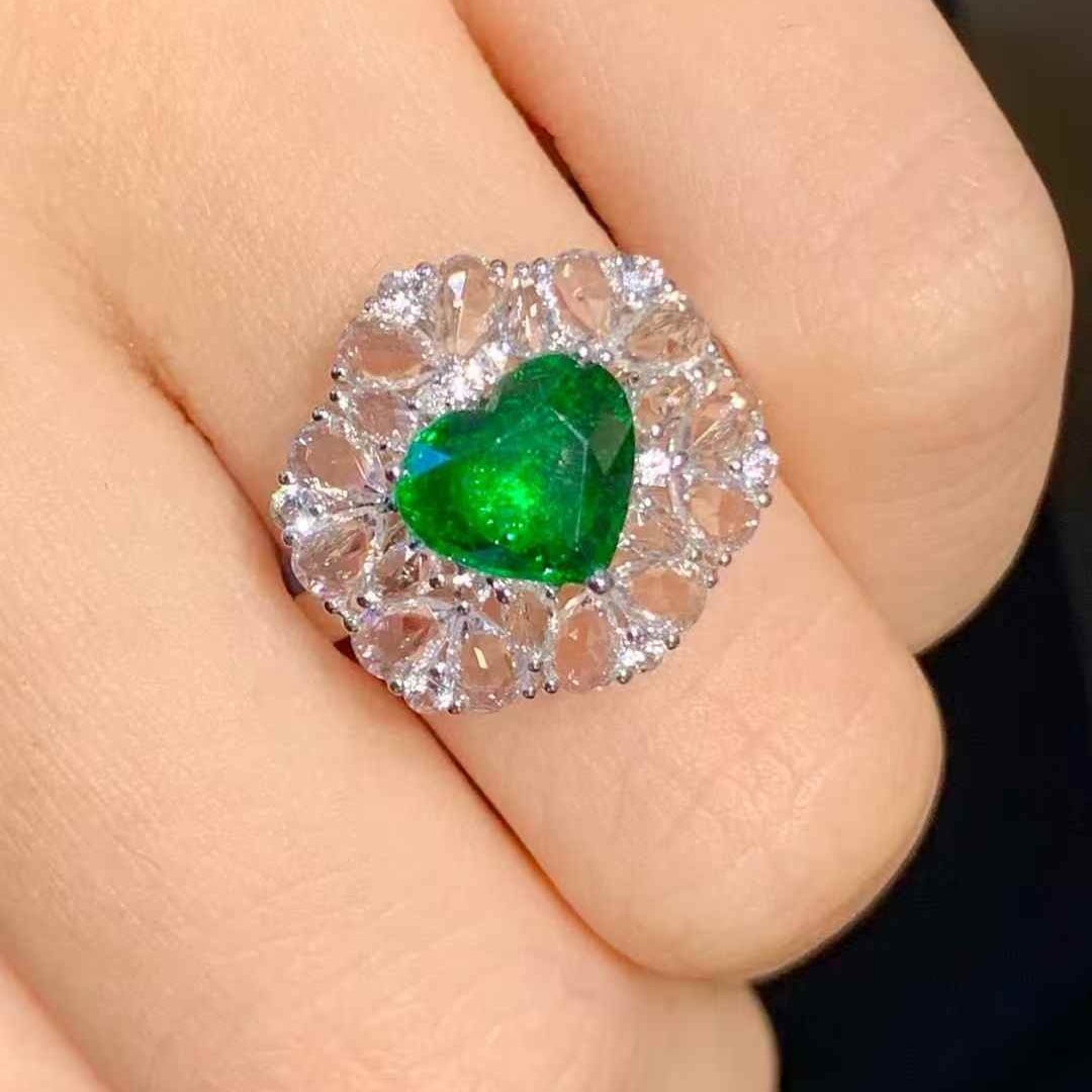 14k Gold 1.6 Ct Vivid Green Natural Tsavorite & Diamond Ring - 5