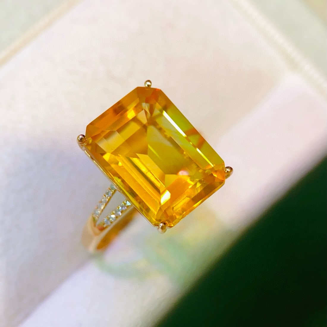 14k Gold 6.26 Ctw Natural Citrine & Diamond Ring: Ref:231103141 // gold content:14k gold // ring size:7. 25us // // main gemstone:citrine // shape:octagonal // carat weight:6. 2ct // color:yellow // treatment:natural // // adjacent gemstone 2 :