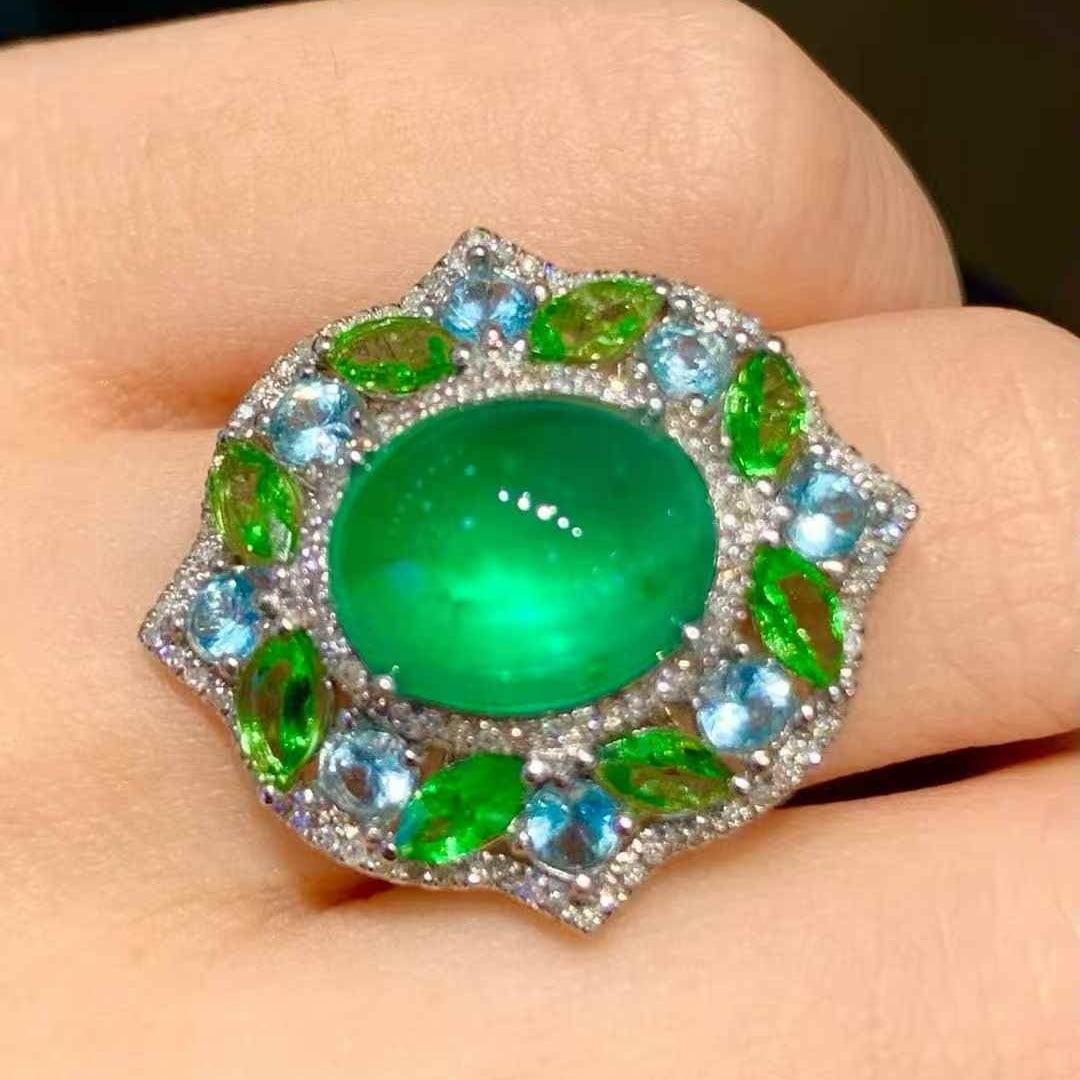 14k Gold 4.35 Ct Vivid Green Natural Emerald & Diamond Ring - 5