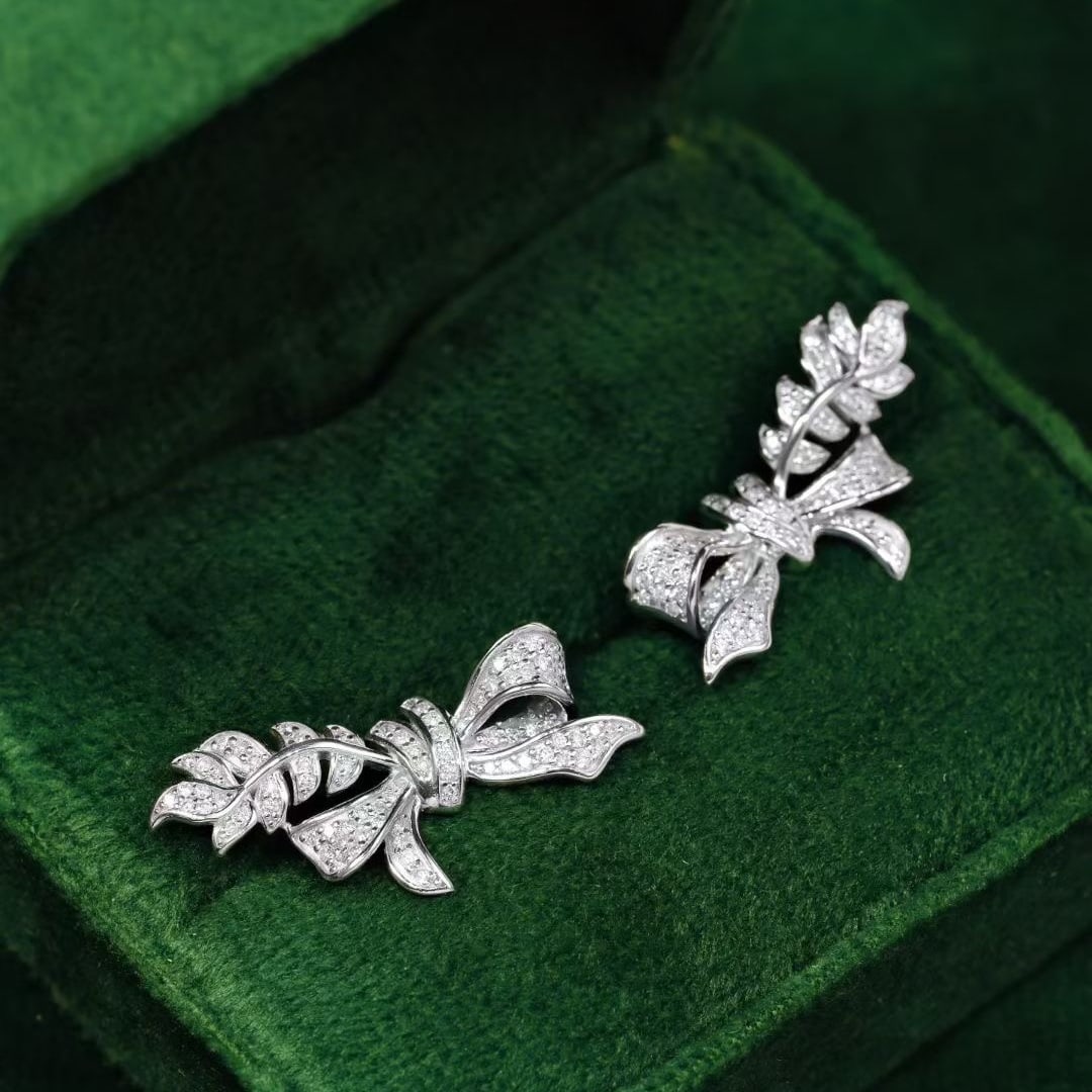 14k Gold 0.86 Ct Natural H Diamond Earrings: Ref:231103155 // gold content:14k gold // main gemstone:diamond // shape:round // carat weight:0. 86ct // clarity grade:vs-si // color:h // treatment:natural // cut grade:g // Condition: NewLow