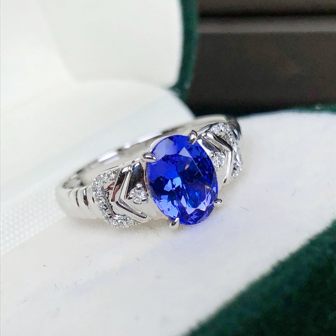 14k Gold 1.17 Ctw Natural Tanzanite & Diamond Ring - 4