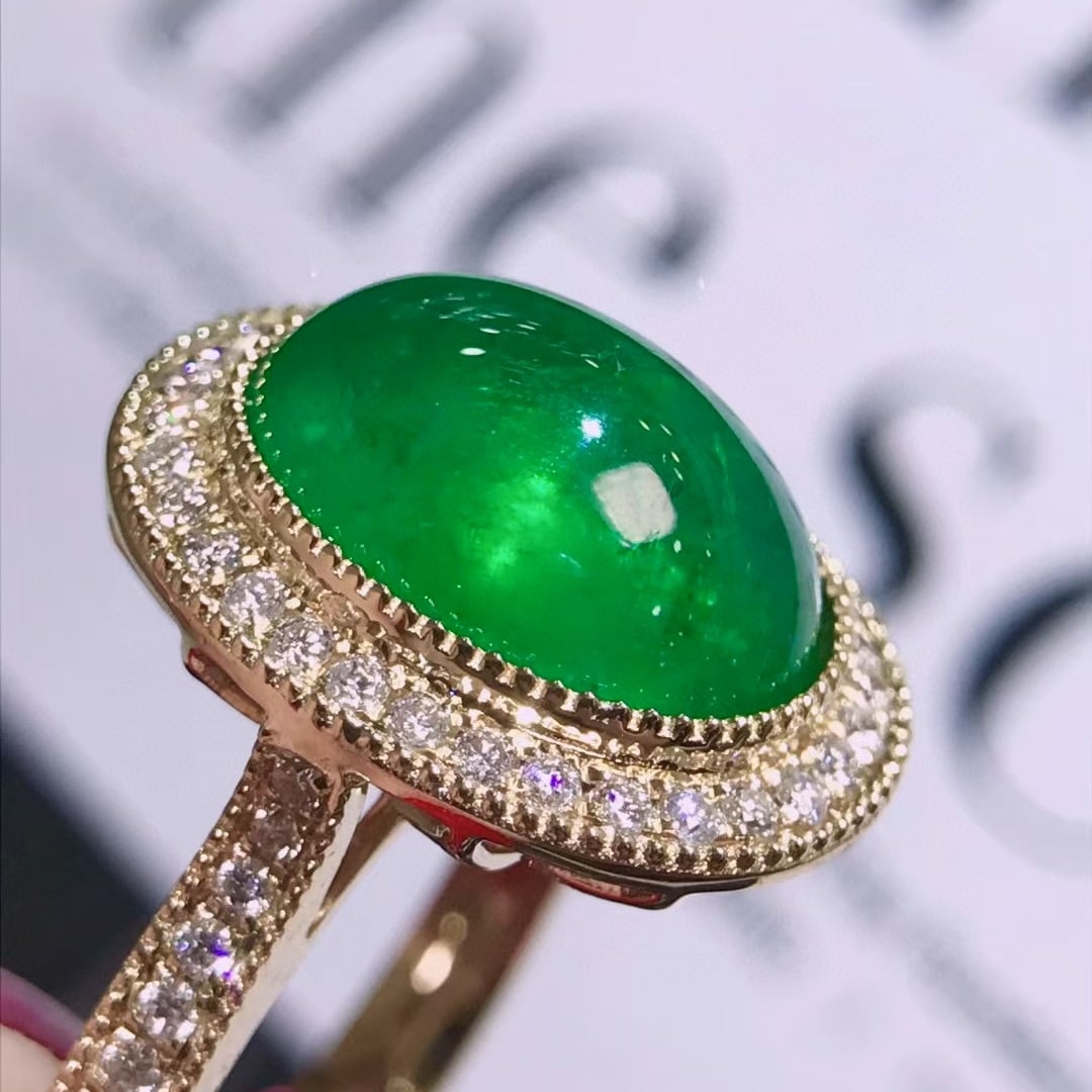 14k Gold 5.35 Ctw Vivid Green Natural Emerald & Diamond Ring - 2