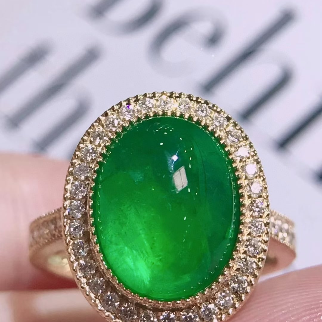 14k Gold 5.35 Ctw Vivid Green Natural Emerald & Diamond Ring - 3