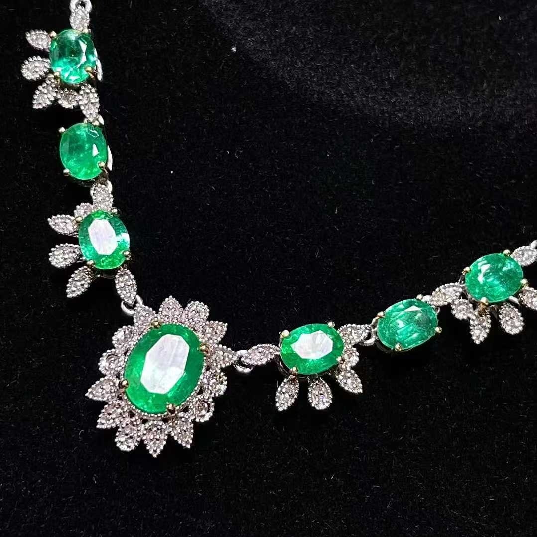 14k Gold 3.3 Ct Vivid Green Natural Emerald & Diamond Necklace - 3