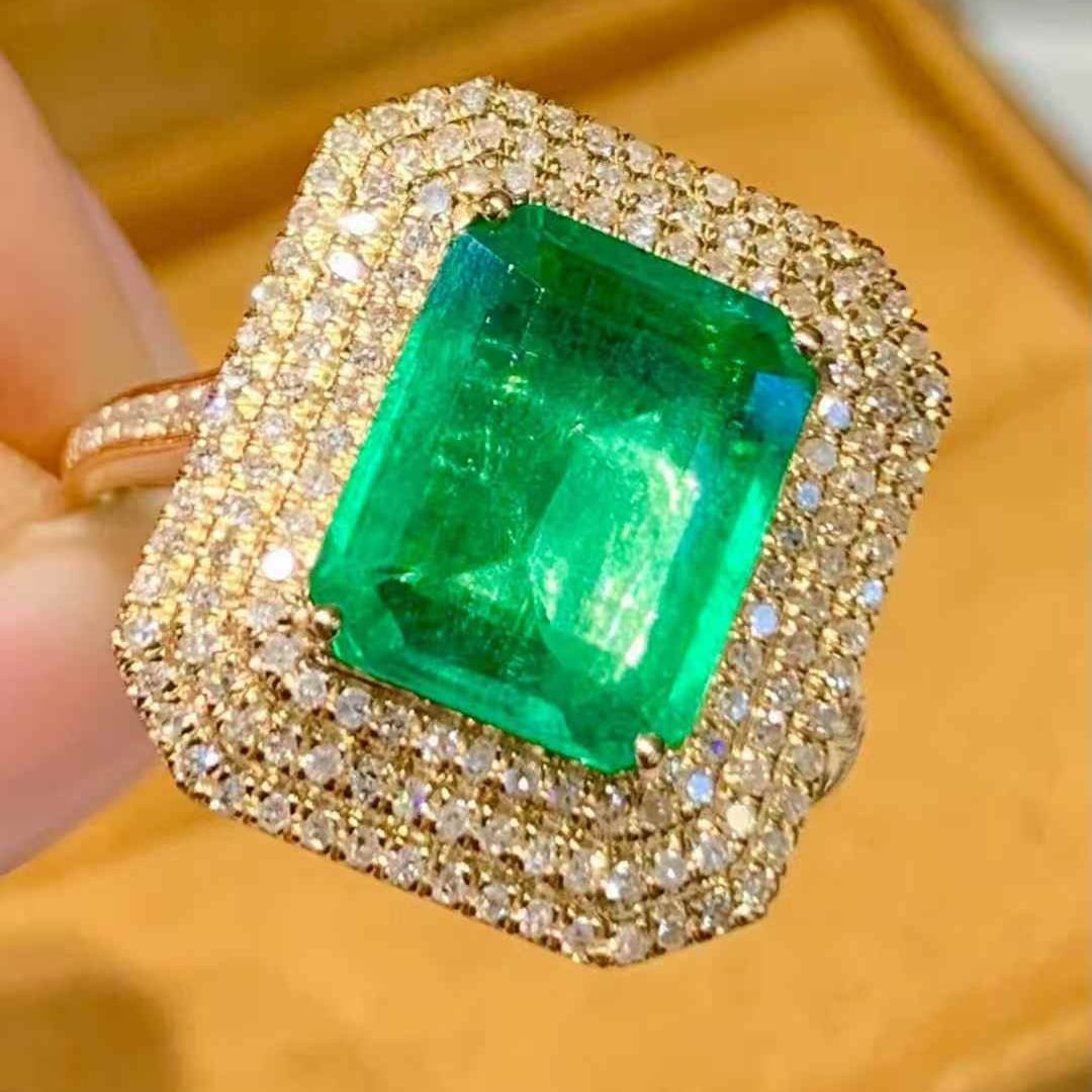 14k Gold 2.6 Ct Vivid Green Natural Emerald & Diamond Ring - 4