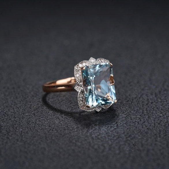 14k Gold 4.48 Ct Natural Aquamarine & Diamond Ring - 2