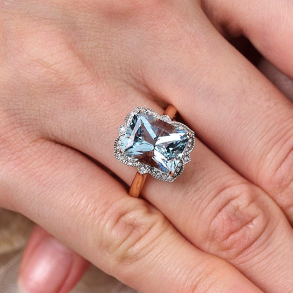 14k Gold 4.48 Ct Natural Aquamarine & Diamond Ring - 9