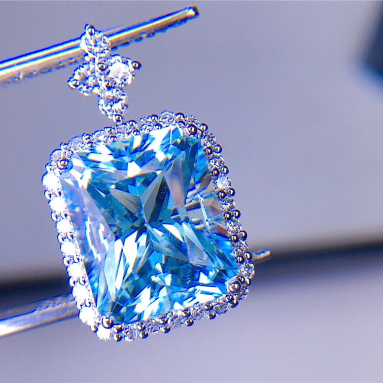 14k Gold 4.5 Ct Natural Aquamarine & Diamond Pendant( Without Chain ) - 4