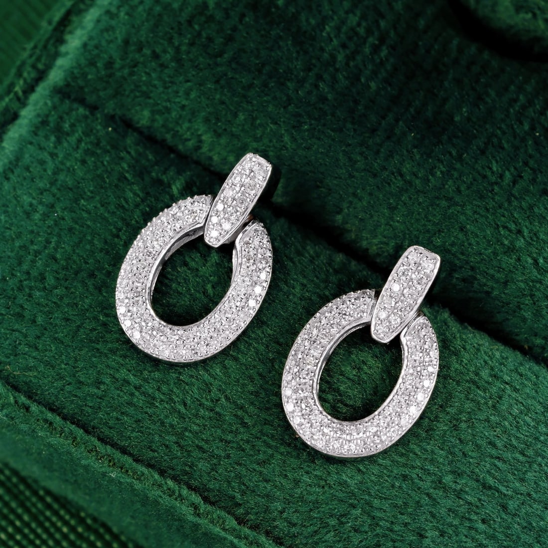 14k Gold 0.6 Ct Natural H Diamond Earrings: Ref:231104031 // gold content:14k gold // main gemstone:diamond // shape:round // carat weight:0. 6ct // clarity grade:vs-si // color:h // treatment:natural // cut grade:g // Condition: NewLow