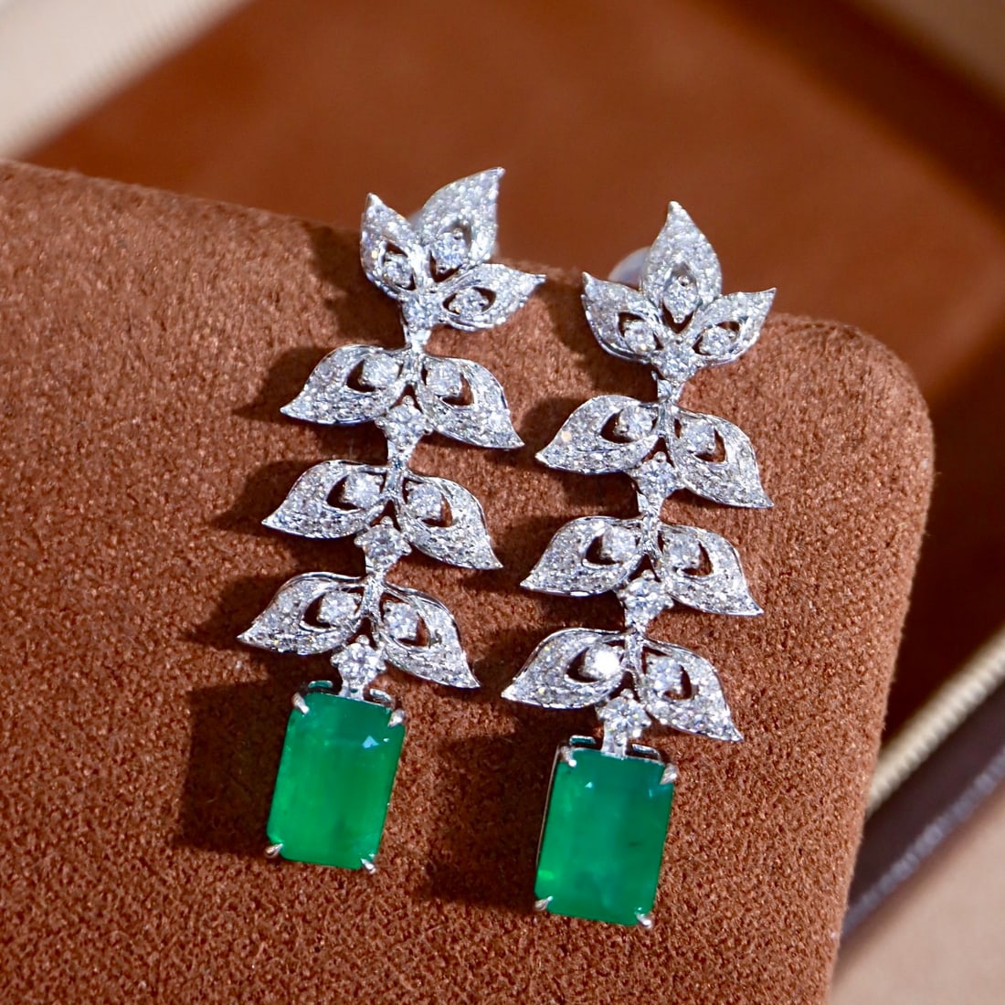 14k Gold 3.07 Ctw Natural Emerald & Diamond Earrings: Ref:231104036 // gold content:14k gold // main gemstone:emerald // shape:octagonal // carat weight:2. 3ct // color:green // treatment:natural // // adjacent gemstone 2 : diamond // shape:round //