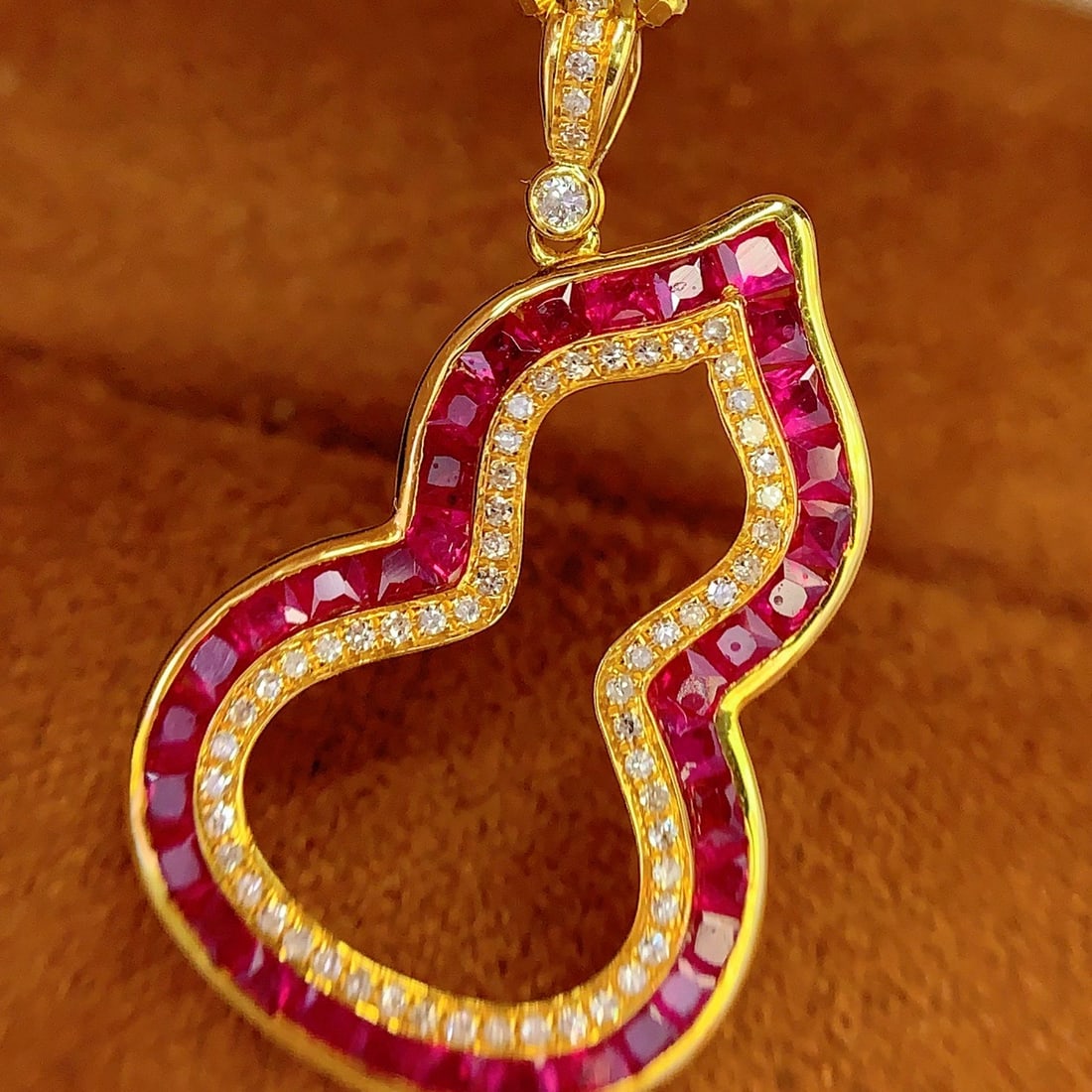 14k Gold 2.5 Ct Natural Ruby & Diamond Pendant( Without Chain ) - 2