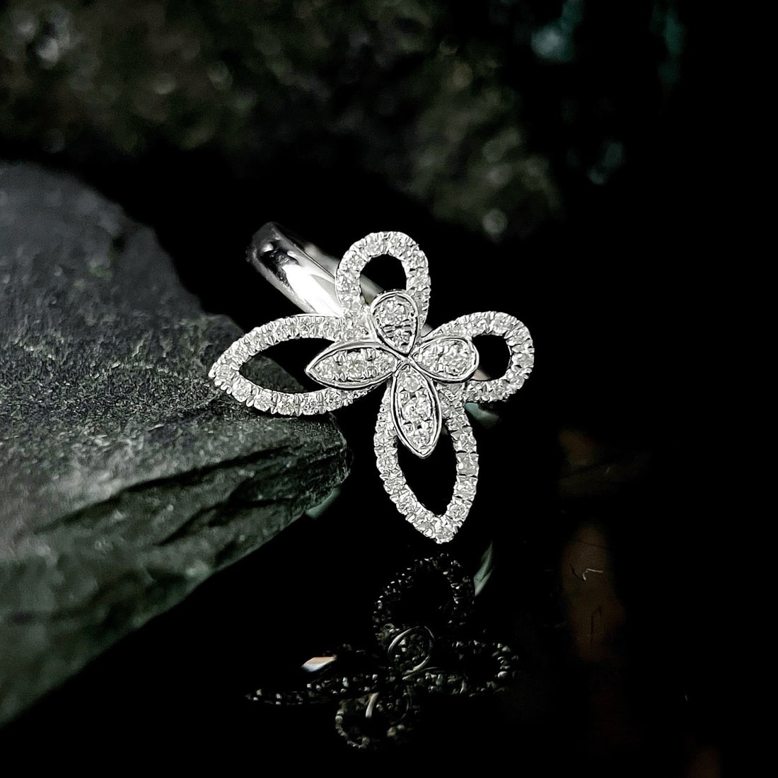 14k Gold 0.32 Ct Natural H Diamond & Butterfly Ring - 3